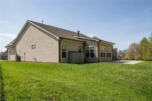 411 Freemont Dr, Thomasville, NC 27360 - Photo 34