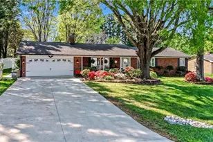 1488 Spring Hill Cir, Kernersville, NC 27284 - Photo 4