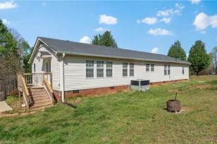 5805 Marshallgate Dr, Winston-Salem, NC 27105 - Photo 30