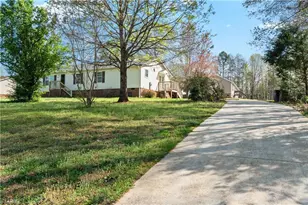 5805 Marshallgate Dr, Winston-Salem, NC 27105 - Photo 2