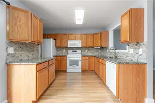 1414 Collins Dr, Burlington, NC 27215 - Photo 8