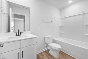 1096 University Dr, Burlington, NC 27215 - Photo 14