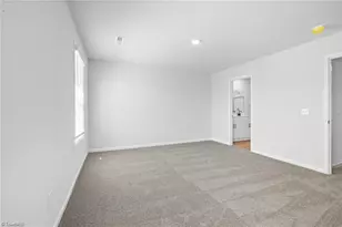 1096 University Dr, Burlington, NC 27215 - Photo 12