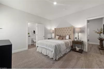 1729 University Drive #D1, Burlington, NC 27215 - Photo 4