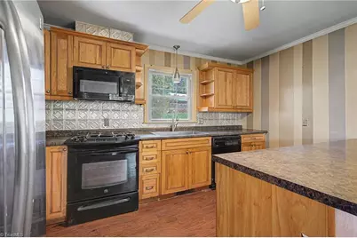 1205 Robin Hood Road, High Point, NC 27262 - Photo 24