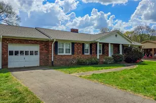 2460 Sedalia Dr, Clemmons, NC 27012 - Photo 1