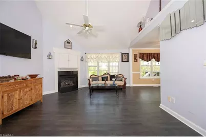 5125 Old Plantation Circle, Winston-Salem, NC 27104 - Photo 4