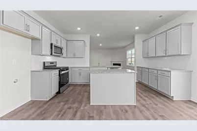 3007 Middle Creek Lane, Greensboro, NC 27405 - Photo 12