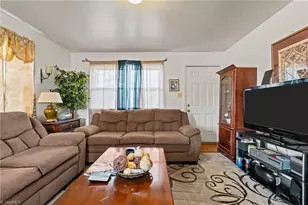 1006 Beaumont Ave, Greensboro, NC 27401 - Photo 4