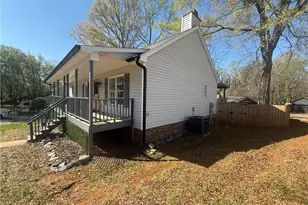930 Hazelwood Dr, Winston-Salem, NC 27103 - Photo 2