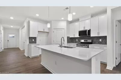 206 Mary Montrose Boulevard, Jamestown, NC 27282 - Photo 12