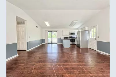 3 Woodlake Court, Greensboro, NC 27406 - Photo 6