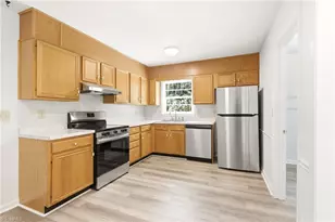 5401 Mcnairy Dr, Greensboro, NC 27455 - Photo 8