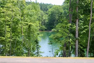 7640 Crossing Ridge Dr, Belews Creek, NC 27009 - Photo 20