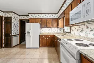 2022 Walker Ave, Burlington, NC 27215 - Photo 12