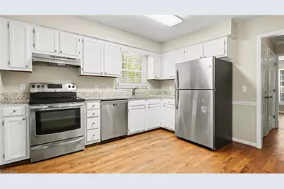 7132 Avenbury Circle, Kernersville, NC 27284 - Photo 10