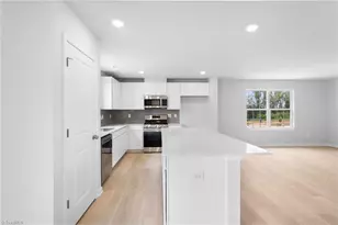 111 Primrose St, King, NC 27021 - Photo 16