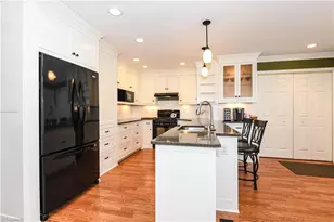 7111 Taunton Dr, Greensboro, NC 27410 - Photo 10