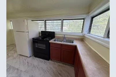 2416 N Patterson Avenue, Winston-Salem, NC 27105 - Photo 18