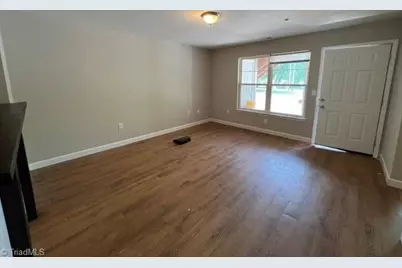 916 Avon Avenue #101, Burlington, NC 27215 - Photo 4