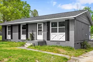 1501 Kingsway Dr, High Point, NC 27260 - Photo 2