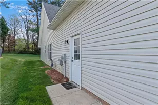 567 Caladium Ct, Kernersville, NC 27284 - Photo 4