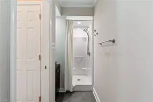 429 Herndon Dr, Winston-Salem, NC 27104 - Photo 16