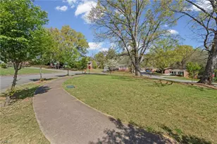 3950 Burnham Cir, Winston-Salem, NC 27105 - Photo 36