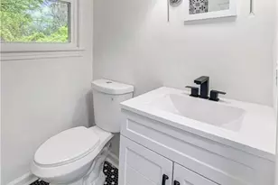 1614 Willow Rd, Greensboro, NC 27401 - Photo 14