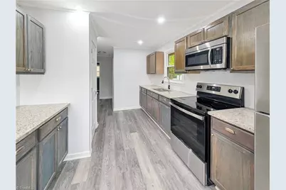 1614 Willow Road, Greensboro, NC 27401 - Photo 10