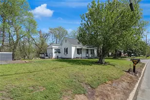 1723 E Meadow Rd, Eden, NC 27288 - Photo 2