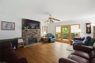 4303 Quail Canyon Ct, Greensboro, NC 27410 - Photo 2