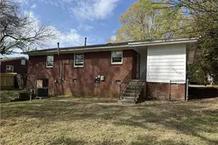 2003 Vanstory St, Greensboro, NC 27403 - Photo 4