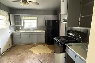 2003 Vanstory St, Greensboro, NC 27403 - Photo 6