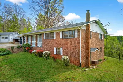 82 Landis Road, Marion, NC 28752 - Photo 2