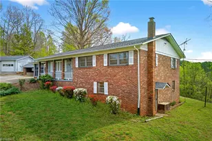 82 Landis Rd, Marion, NC 28752 - Photo 2