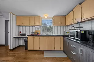 1609 Kennedy Rd, Thomasville, NC 27360 - Photo 10