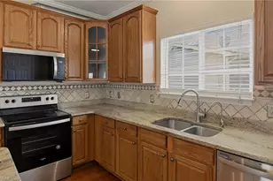 4623 Village Square Ct, Greensboro, NC 27409 - Photo 14