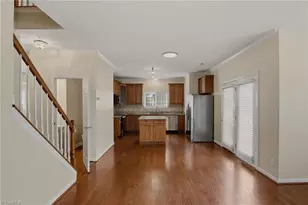 4623 Village Square Ct, Greensboro, NC 27409 - Photo 8