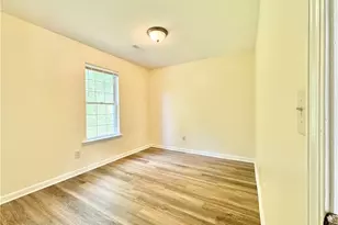 21 Franklinwood Dr, Greensboro, NC 27401 - Photo 12