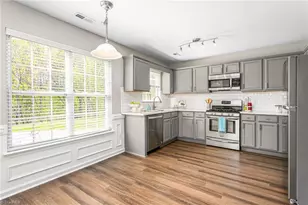 816 Hawthorn Ridge Dr, Whitsett, NC 27377 - Photo 18