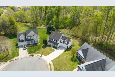 816 Hawthorn Ridge Drive, Whitsett, NC 27377 - Photo 4