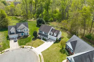 816 Hawthorn Ridge Dr, Whitsett, NC 27377 - Photo 4