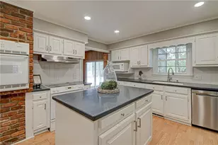 3750 Kirklees Rd, Winston-Salem, NC 27104 - Photo 16