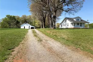 2109 Union Grove Church Rd, Yadkinville, NC 27055 - Photo 4