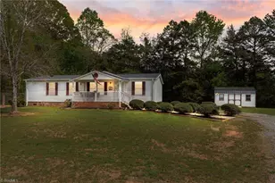 284 Quail Hill Dr, Lexington, NC 27295 - Photo 4