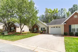 7867 Woodpark Dr, High Point, NC 27265 - Photo 4