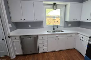 402 Doggett Dr, Graham, NC 27253 - Photo 10