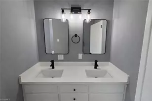 402 Doggett Dr, Graham, NC 27253 - Photo 8