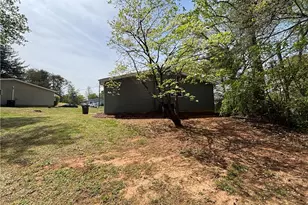 1041 Duchess Ct, Winston-Salem, NC 27107 - Photo 12